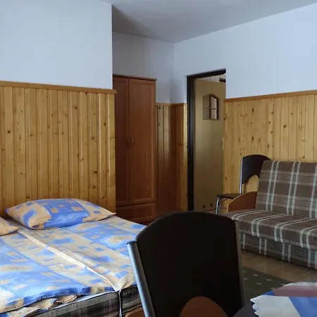 Goscinne Murowanica بيت ضيافة